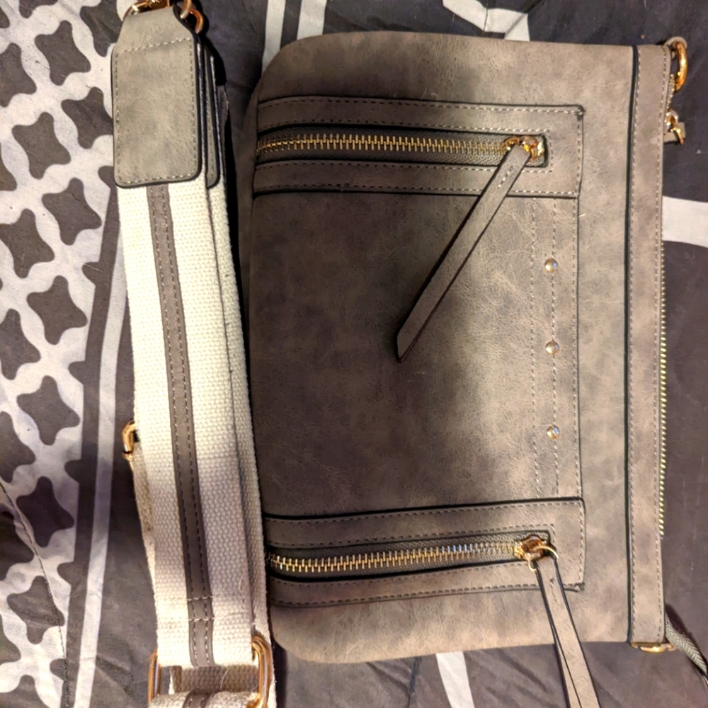 Crossbody purse